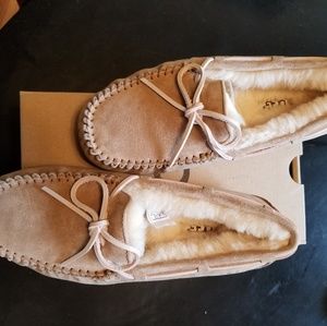 UGG Dakota Slipper - size 7.  Tobacco color.